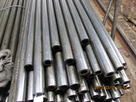 16mn<a href=http://www.large-china.com target=_blank class=infotextkey>精密鋼管</a>1.jpg 精密光亮管的優越性主要體現在哪些方面?